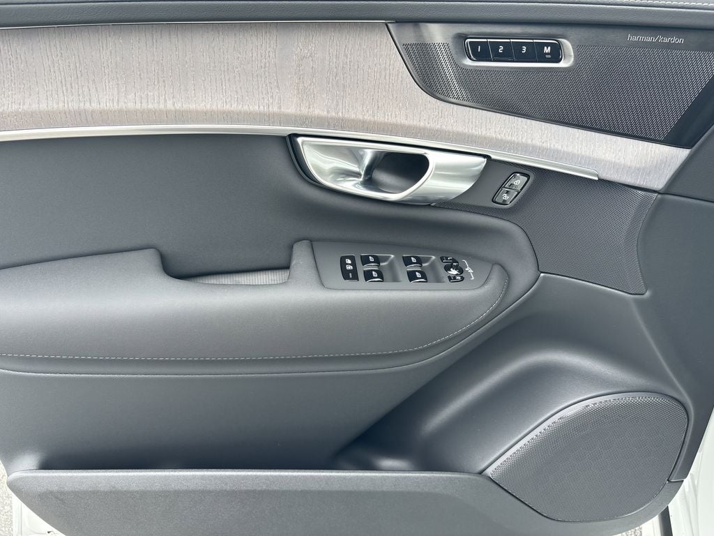 2026 Volvo XC90 Plug-In Hybrid T8 Ultra