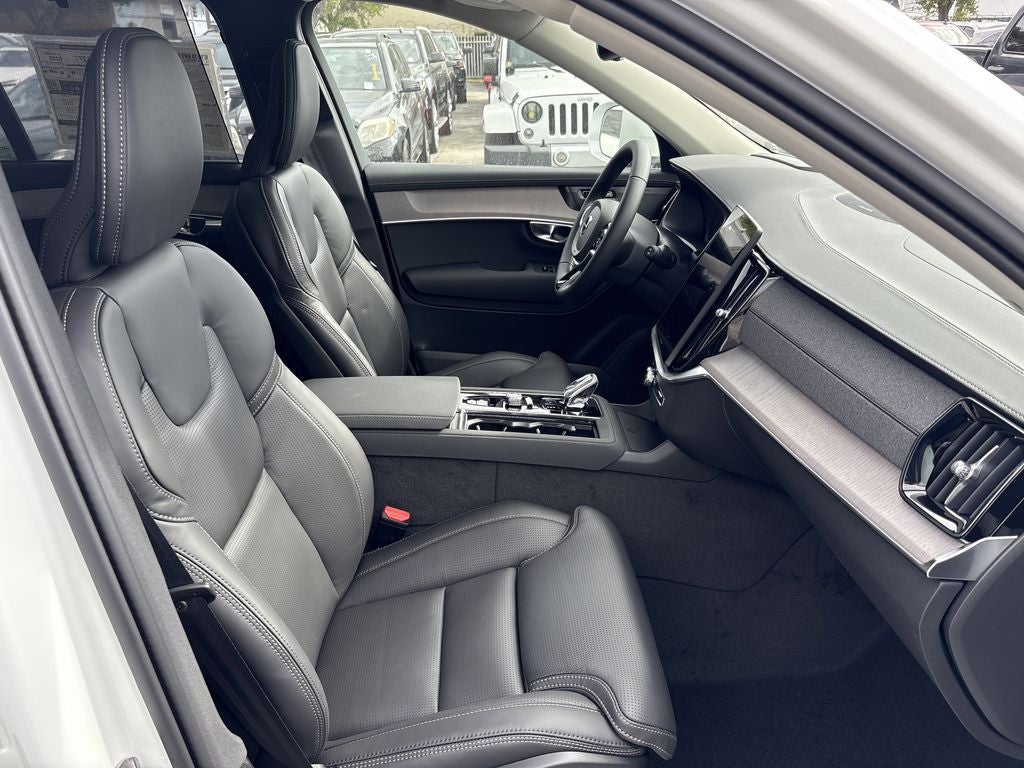 2026 Volvo XC90 Plug-In Hybrid T8 Ultra