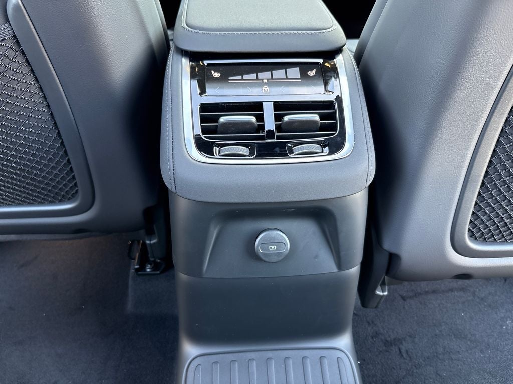 2026 Volvo XC90 Plug-In Hybrid T8 Ultra