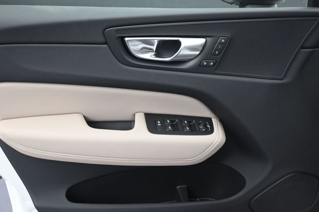 2026 Volvo XC60 Plug-In Hybrid T8 Plus