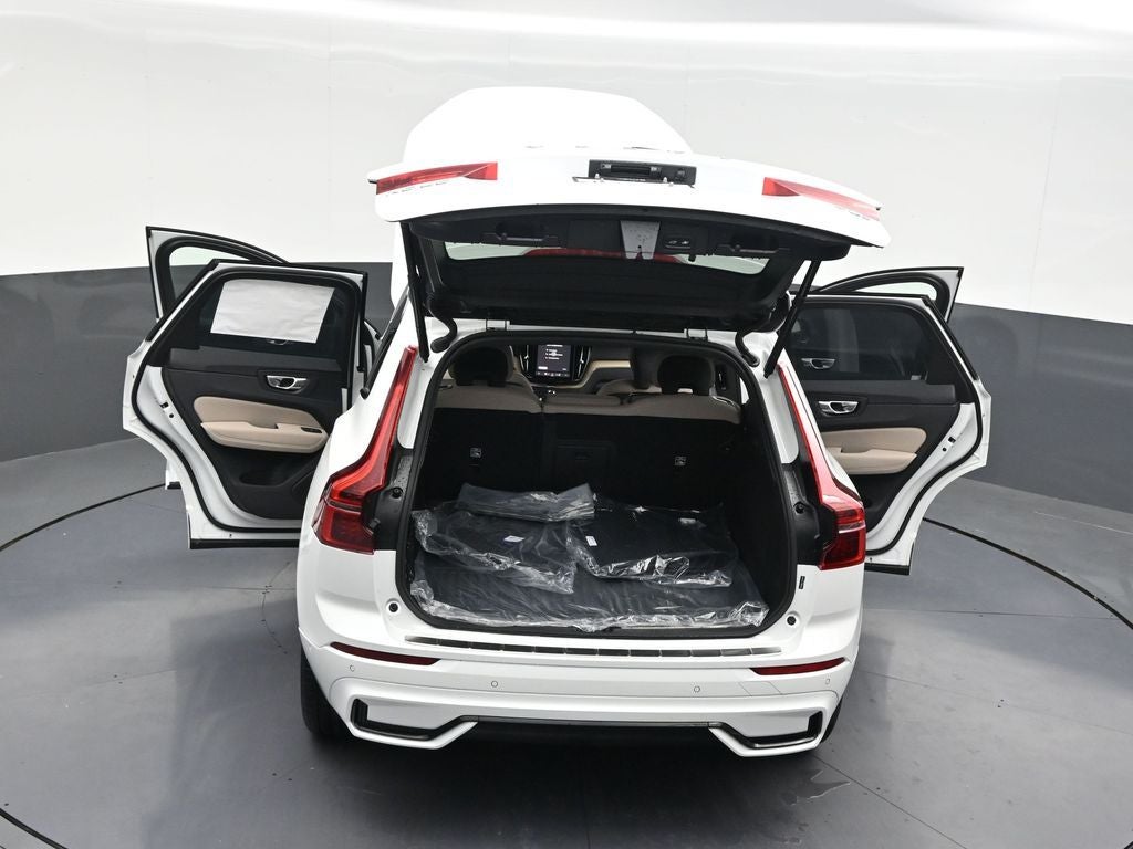 2026 Volvo XC60 Plug-In Hybrid T8 Plus