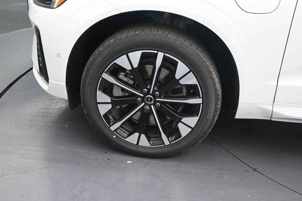 2026 Volvo XC60 Plug-In Hybrid T8 Plus