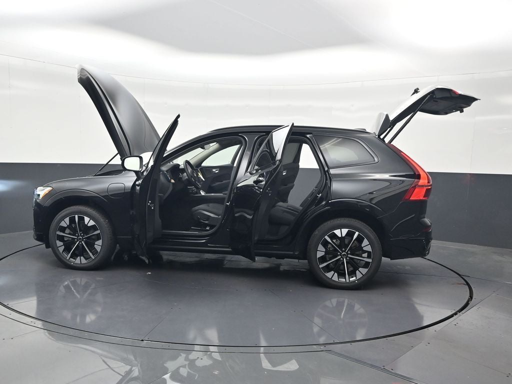 2026 Volvo XC60 Plug-In Hybrid T8 Plus