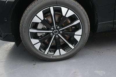 2026 Volvo XC60 Plug-In Hybrid T8 Plus
