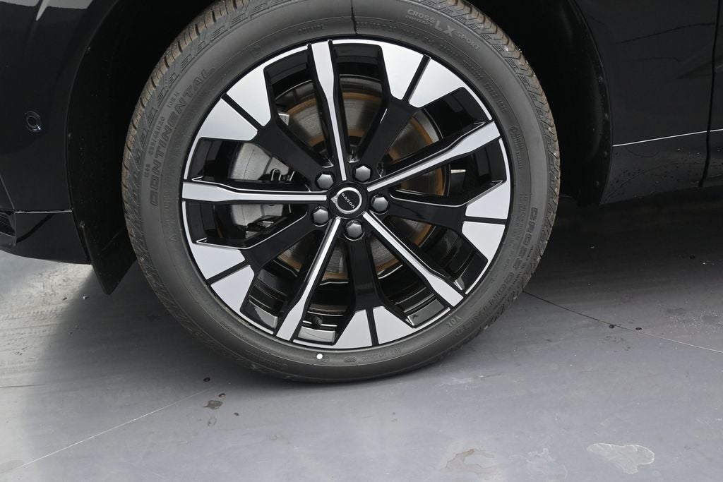 2026 Volvo XC60 Plug-In Hybrid T8 Plus