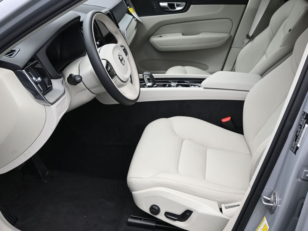 2025 Volvo XC60 Plug-In Hybrid T8 Plus