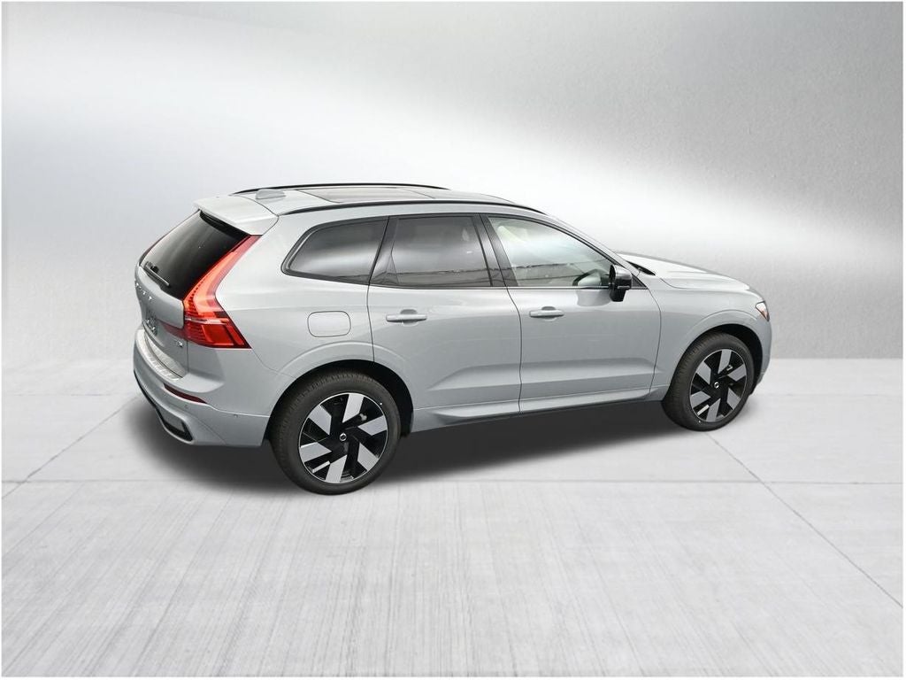 2025 Volvo XC60 Plug-In Hybrid T8 Plus