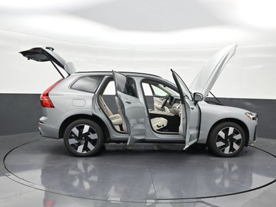 2025 Volvo XC60 Plug-In Hybrid T8 Plus