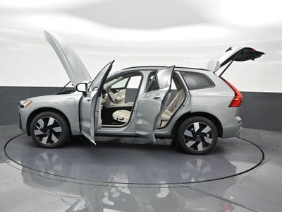 2025 Volvo XC60 Plug-In Hybrid T8 Plus