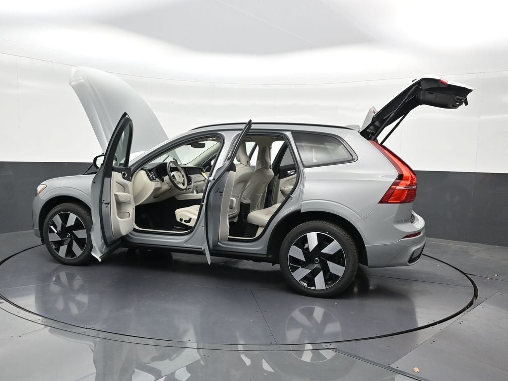 2025 Volvo XC60 Plug-In Hybrid T8 Plus