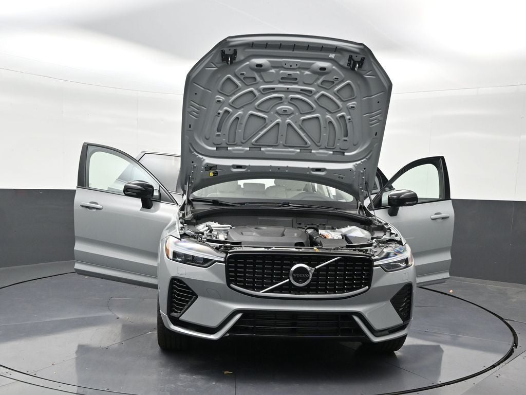 2025 Volvo XC60 Plug-In Hybrid T8 Plus