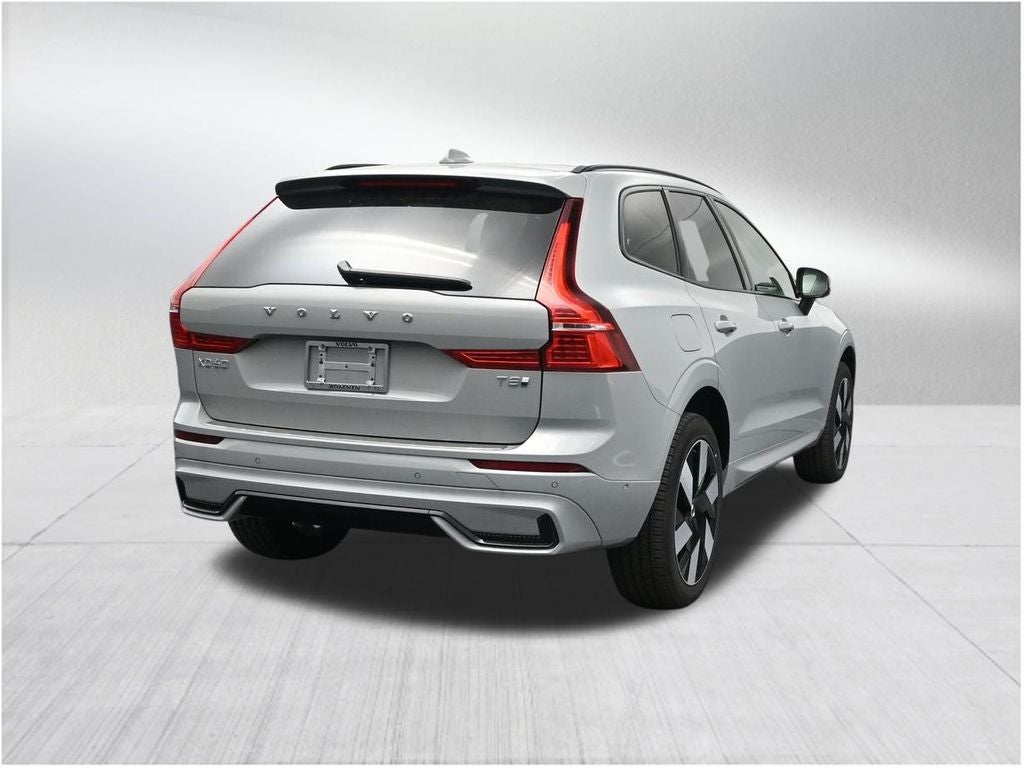 2025 Volvo XC60 Plug-In Hybrid T8 Plus