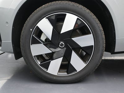 2025 Volvo XC60 Plug-In Hybrid T8 Plus