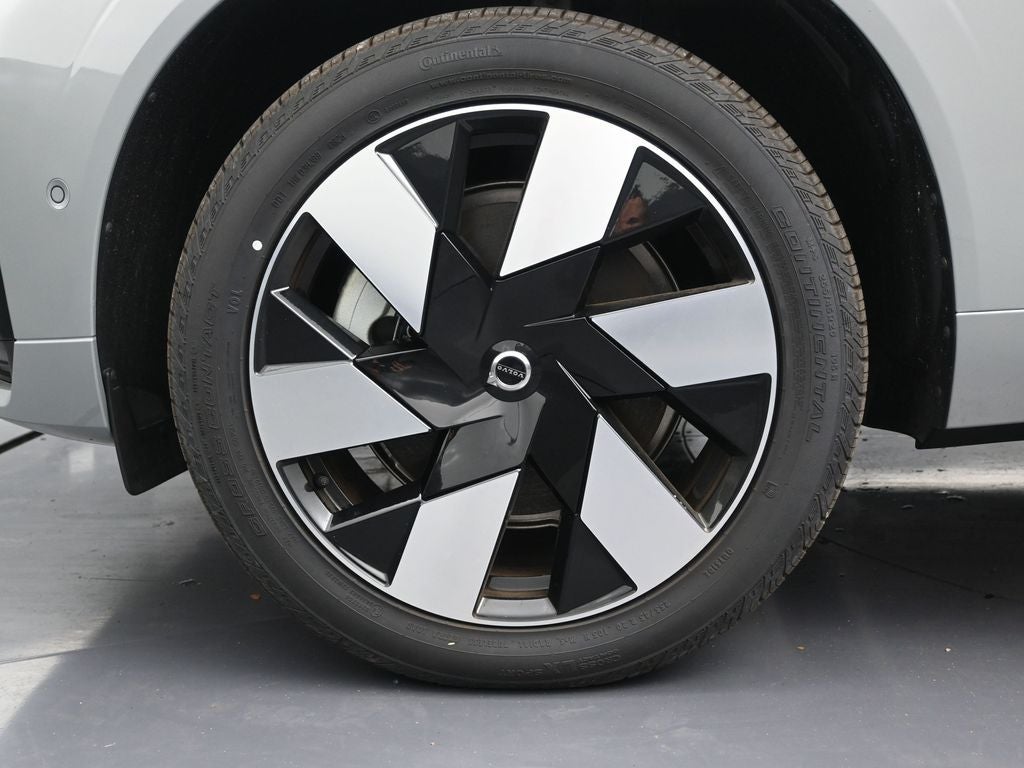 2025 Volvo XC60 Plug-In Hybrid T8 Plus