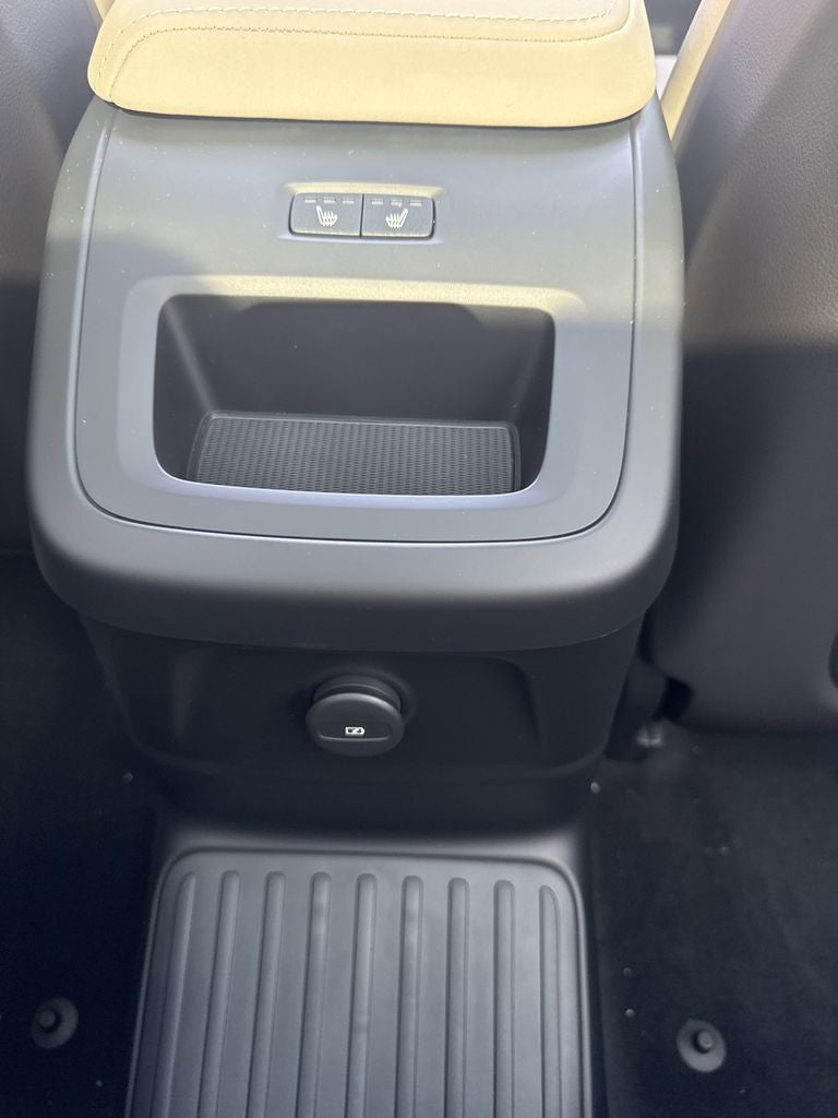 2026 Volvo XC60 Plug-In Hybrid T8 Plus