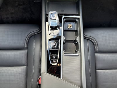 2026 Volvo XC60 Plug-In Hybrid T8 Ultra Black Edition