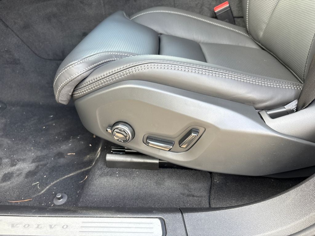 2026 Volvo XC60 Plug-In Hybrid T8 Ultra Black Edition