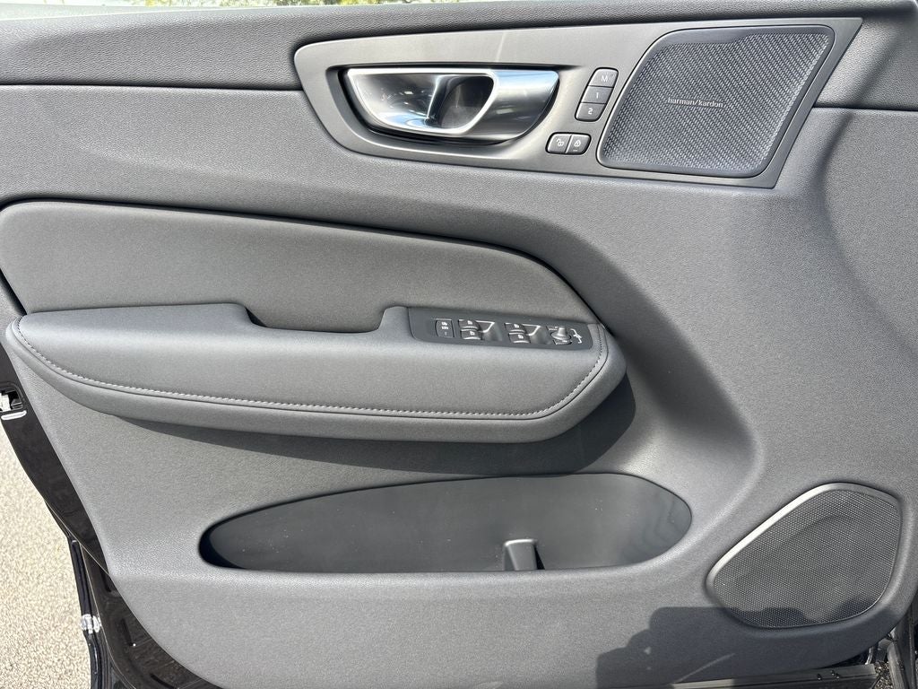2026 Volvo XC60 Plug-In Hybrid T8 Ultra Black Edition
