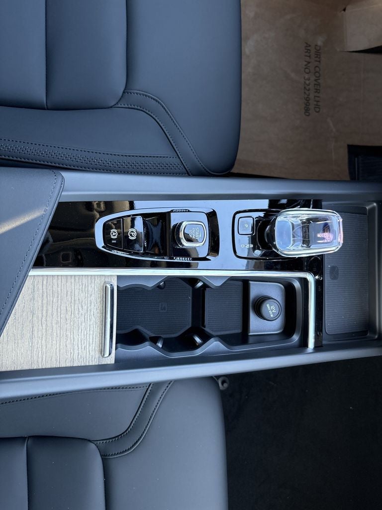 2026 Volvo XC60 Plug-In Hybrid T8 Core