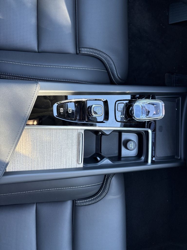 2026 Volvo XC60 Plug-In Hybrid T8 Ultra