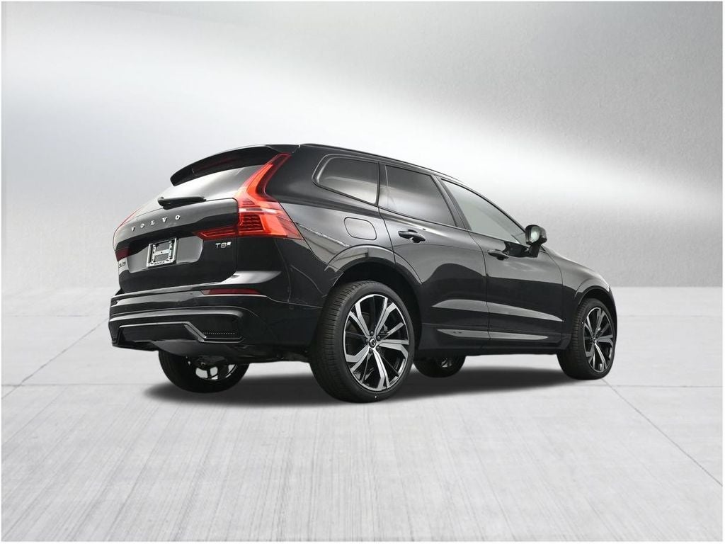 2025 Volvo XC60 Plug-In Hybrid T8 Ultra