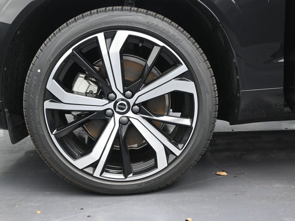 2025 Volvo XC60 Plug-In Hybrid T8 Ultra