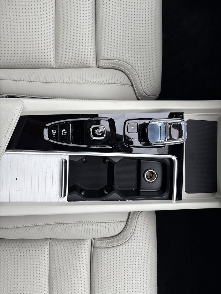 2026 Volvo XC60 Plug-In Hybrid T8 Ultra