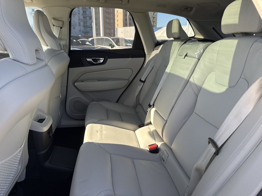 2025 Volvo XC60 Plug-In Hybrid T8 Ultra