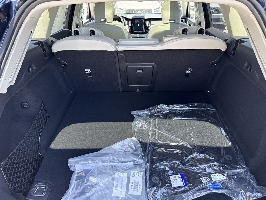 2025 Volvo XC60 Plug-In Hybrid T8 Ultra