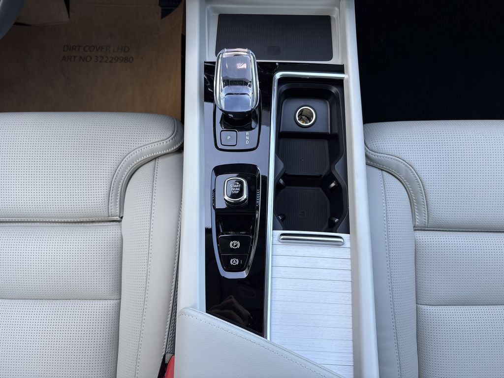 2026 Volvo XC60 Plug-In Hybrid T8 Ultra