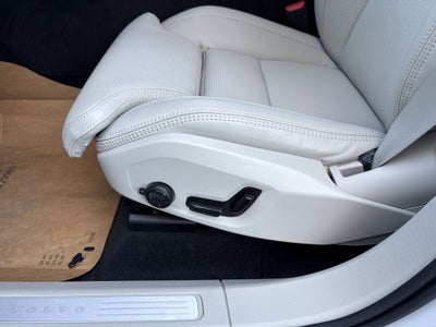 2026 Volvo XC60 Plug-In Hybrid T8 Ultra