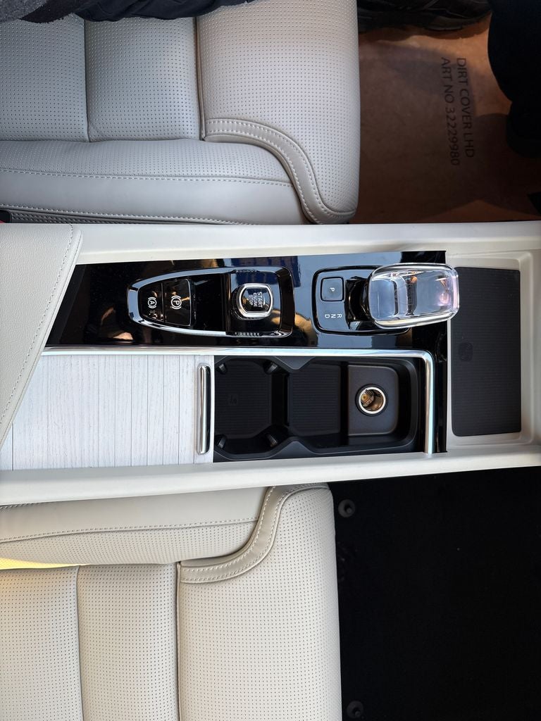 2026 Volvo XC60 Plug-In Hybrid T8 Ultra