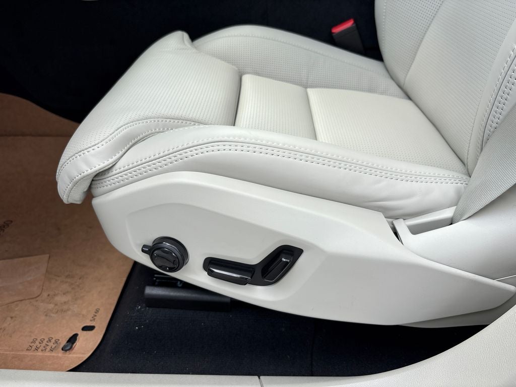 2026 Volvo XC60 Plug-In Hybrid T8 Ultra