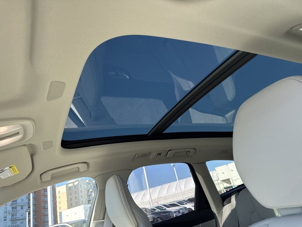 2025 Volvo XC60 Plug-In Hybrid T8 Ultra