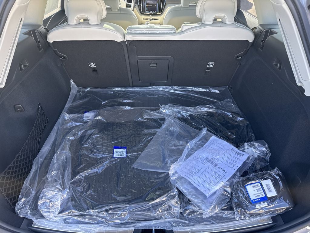 2025 Volvo XC60 Plug-In Hybrid T8 Ultra