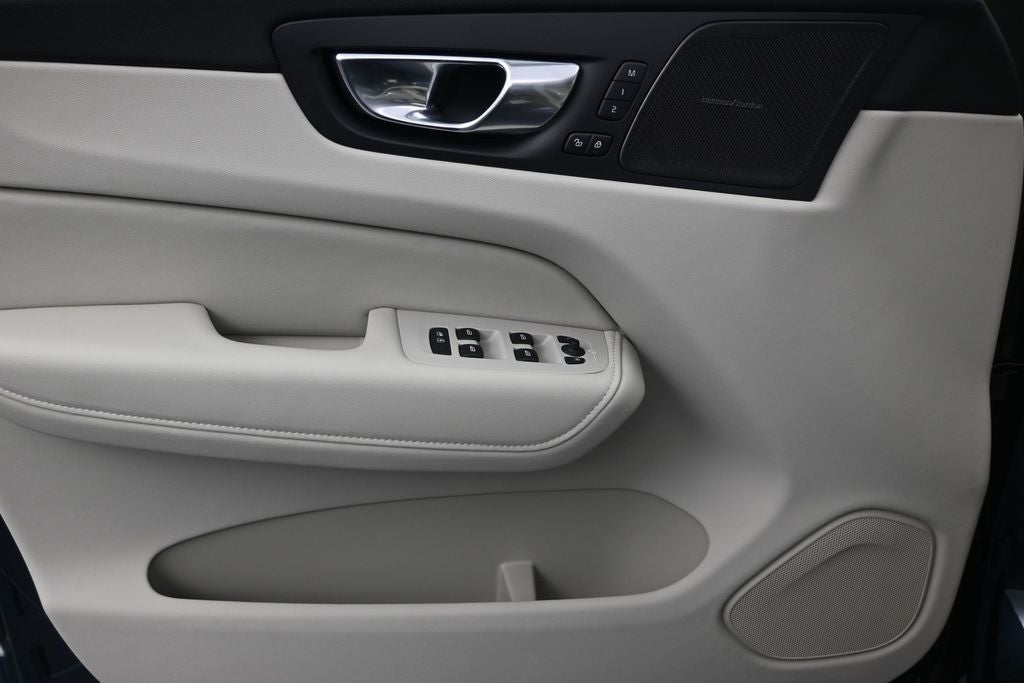 2026 Volvo XC60 Plug-In Hybrid T8 Ultra