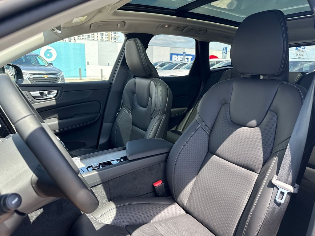 2025 Volvo XC60 Plug-In Hybrid T8 Ultra