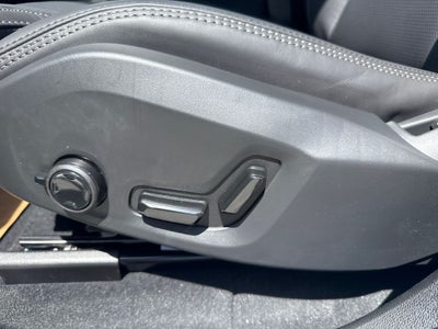 2025 Volvo XC60 Plug-In Hybrid T8 Ultra