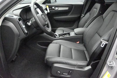 2026 Volvo XC40 B4 Plus