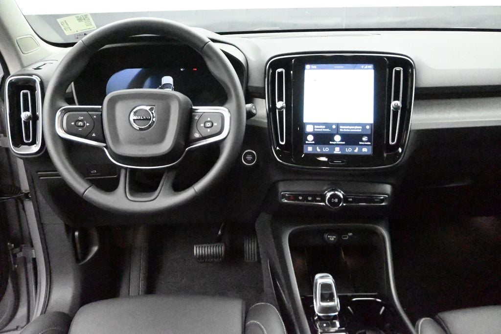 2026 Volvo XC40 B4 Plus