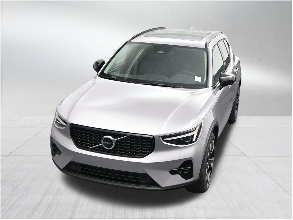 2026 Volvo XC40 B4 Plus