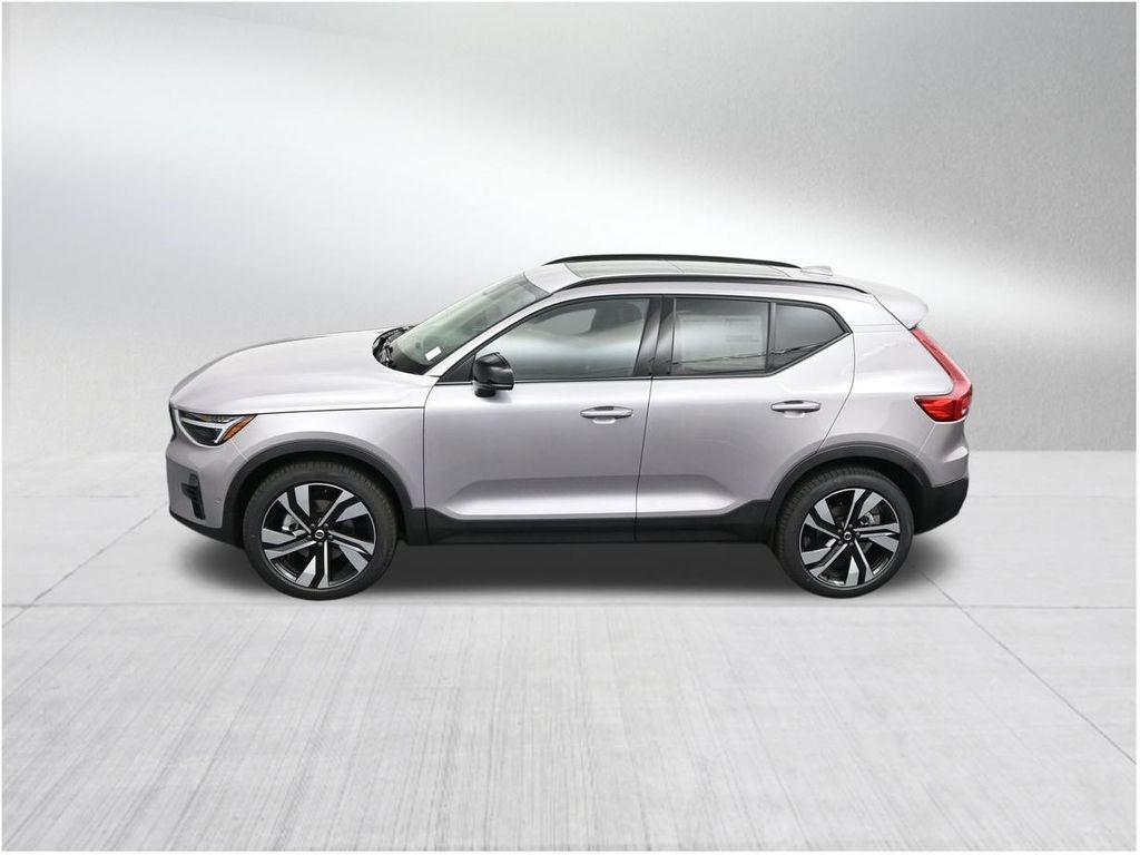 2026 Volvo XC40 B4 Plus