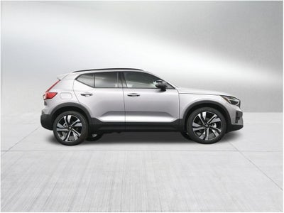 2026 Volvo XC40 B4 Plus