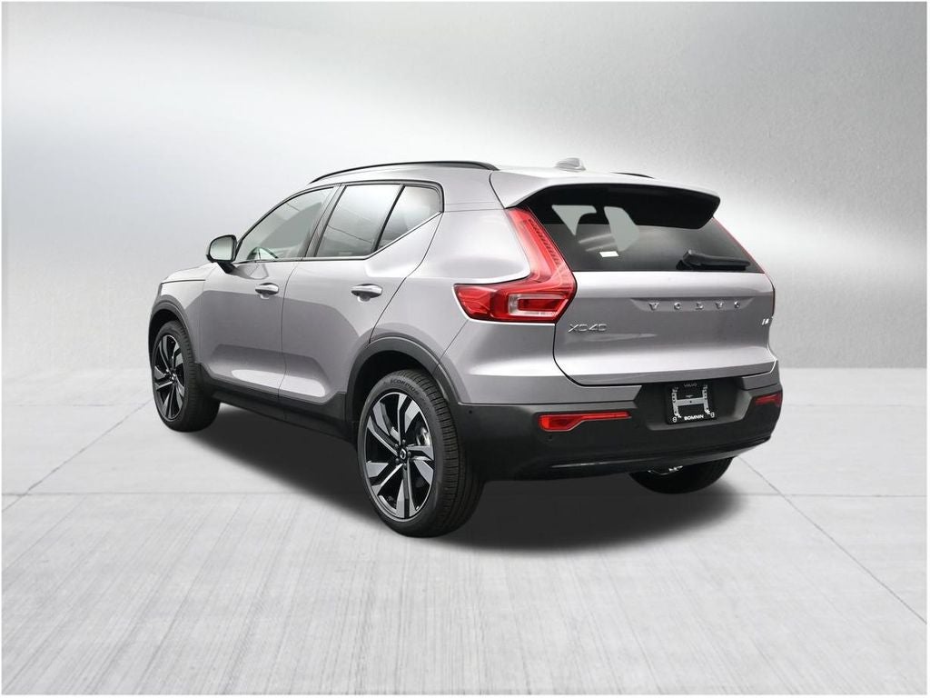 2026 Volvo XC40 B4 Plus