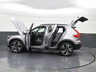 2026 Volvo XC40 B4 Plus