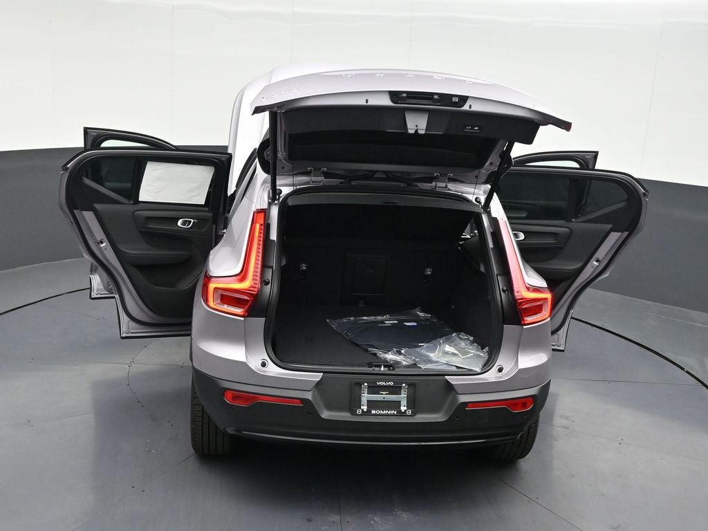 2026 Volvo XC40 B4 Plus