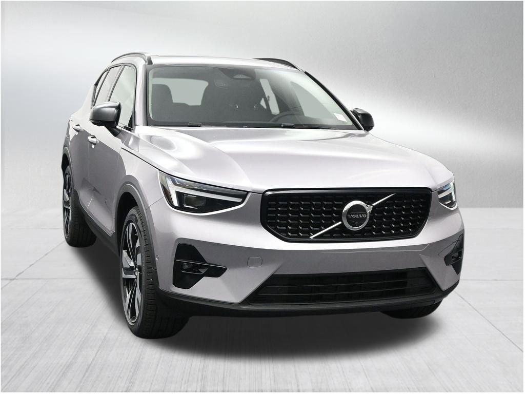 2026 Volvo XC40 B4 Plus