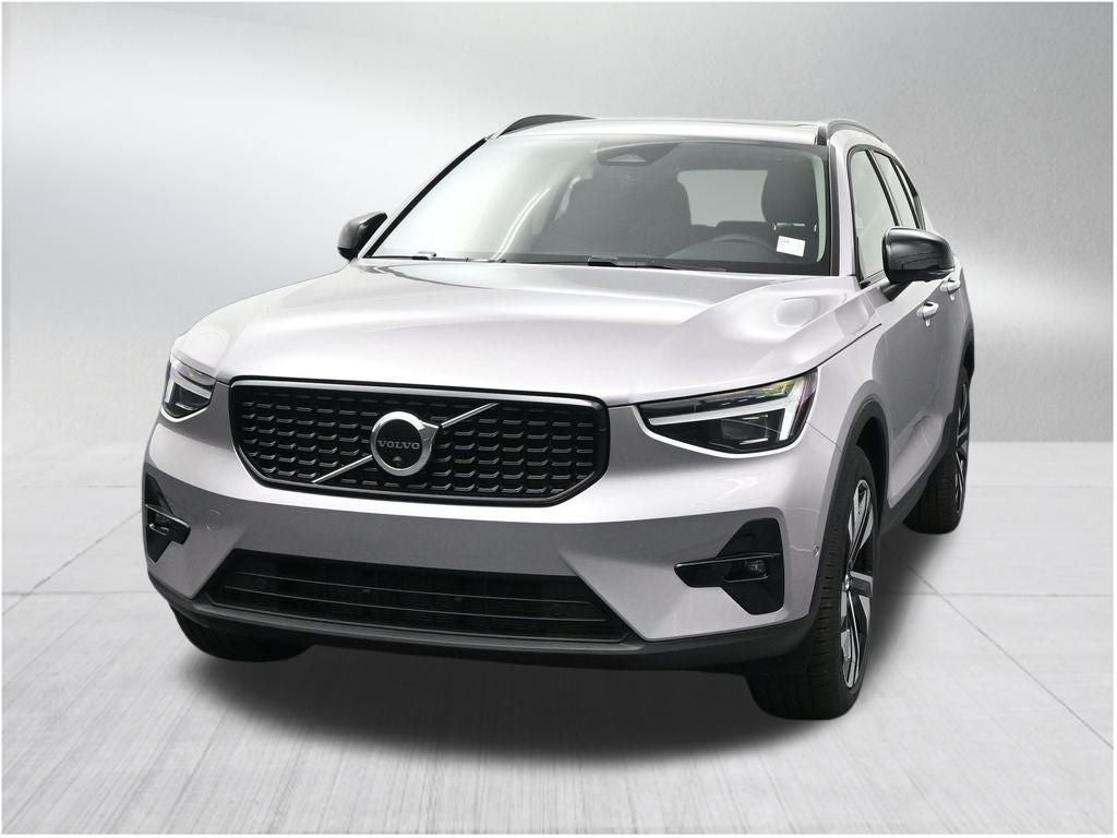 2026 Volvo XC40 B4 Plus