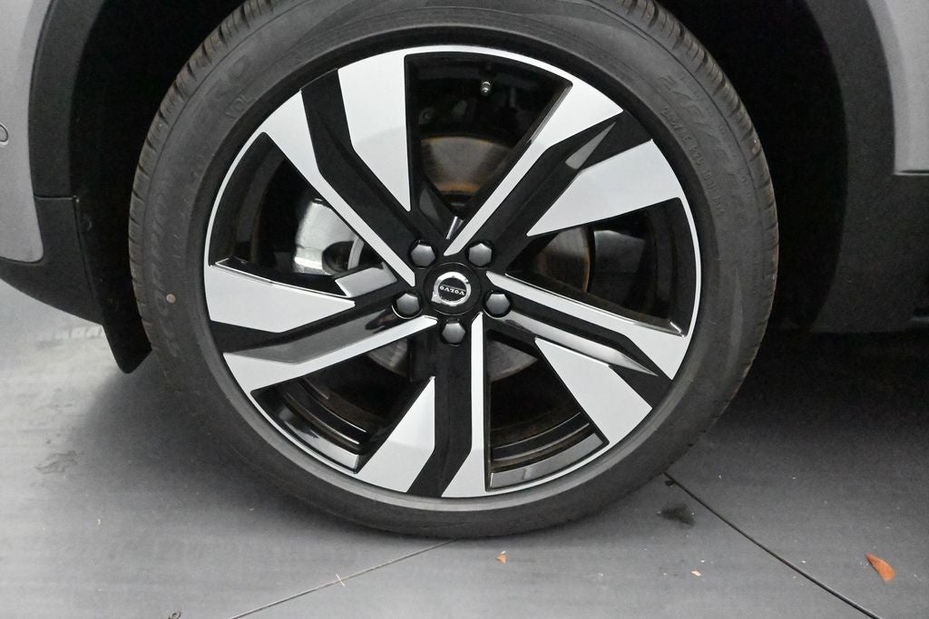 2026 Volvo XC40 B4 Plus