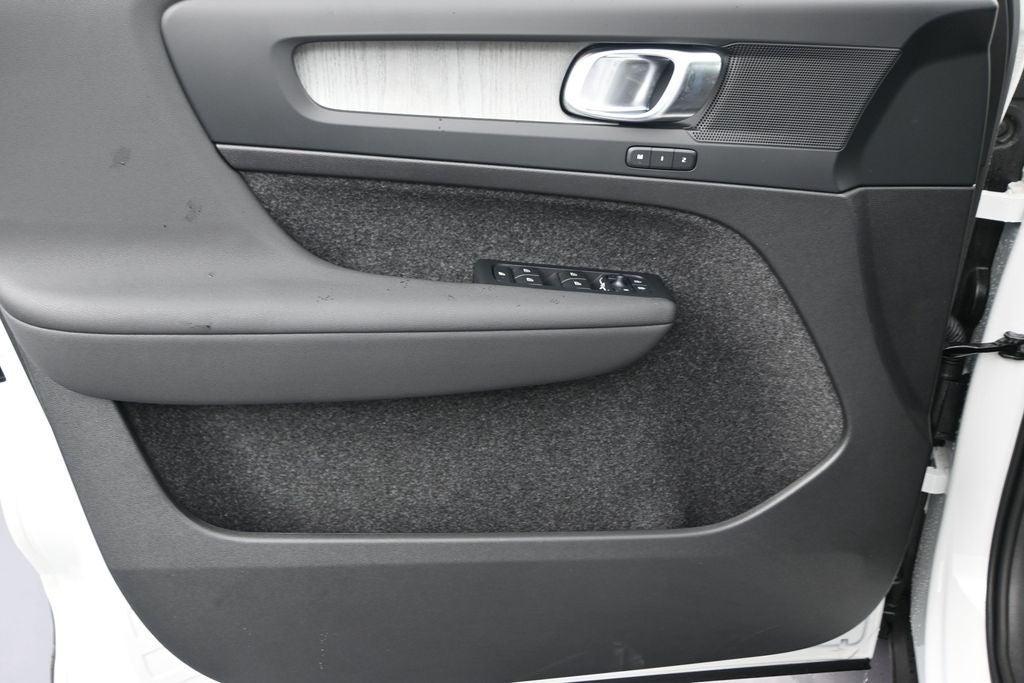 2026 Volvo XC40 B4 Core